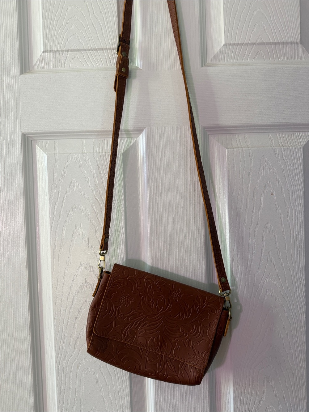 Portland Leather metro mini Crossbody bag in Meadow. New without tags.
